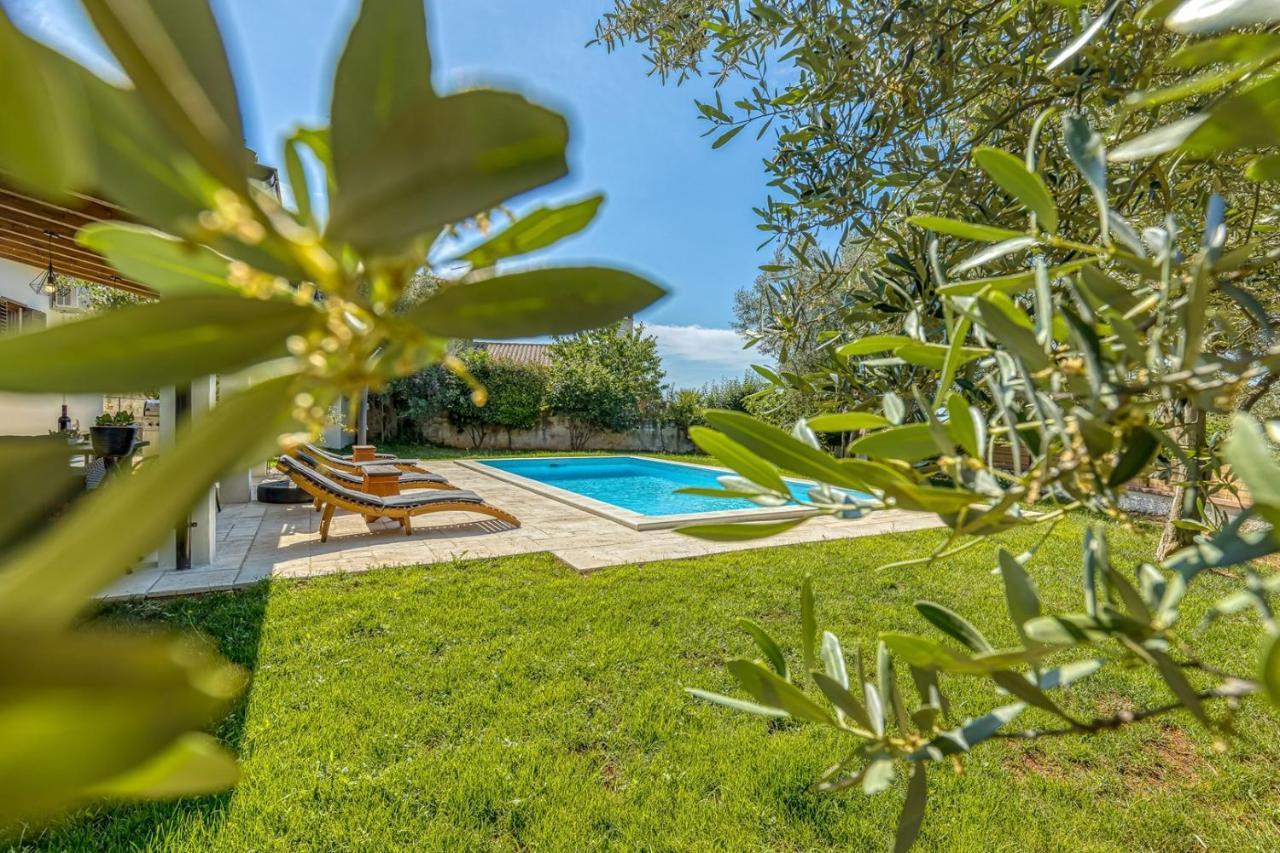 Villa Agatta With Private Pool Smoljanci Exterior foto